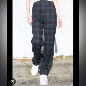 Brandy Melville green/blue checkered pants, super soft! missing button